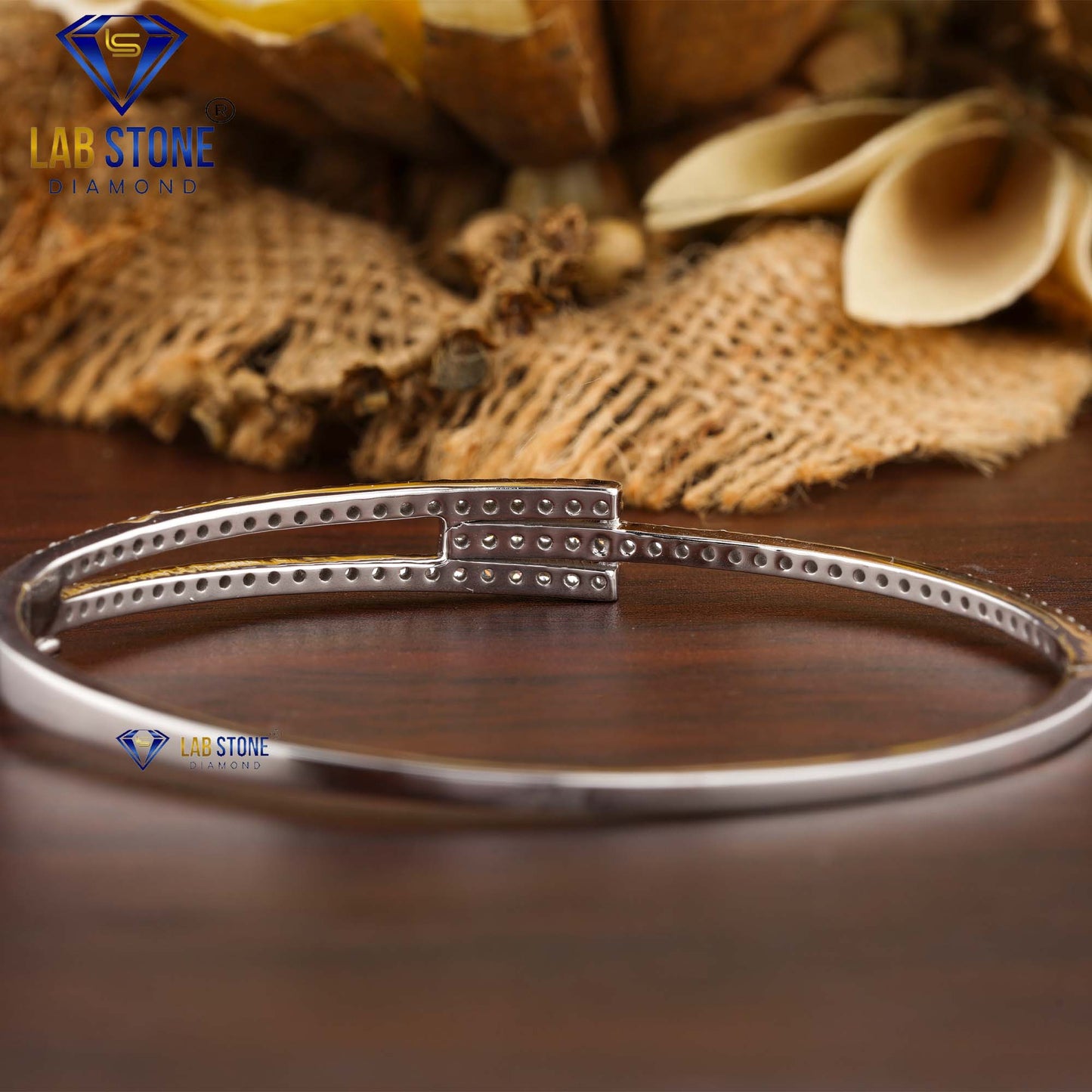 1.13 TDW Round Cut Diamond Bangle Bracelet