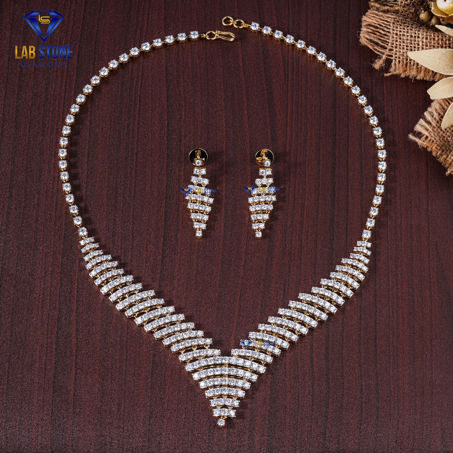 32.89 TDW Round Cut Diamond Women’s Charm Necklace