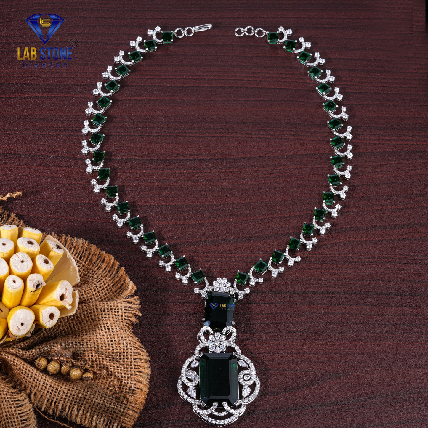 122.06 TDW Pear & Round Cut Diamond, Emerald Gemstone Women’s Charm Necklace