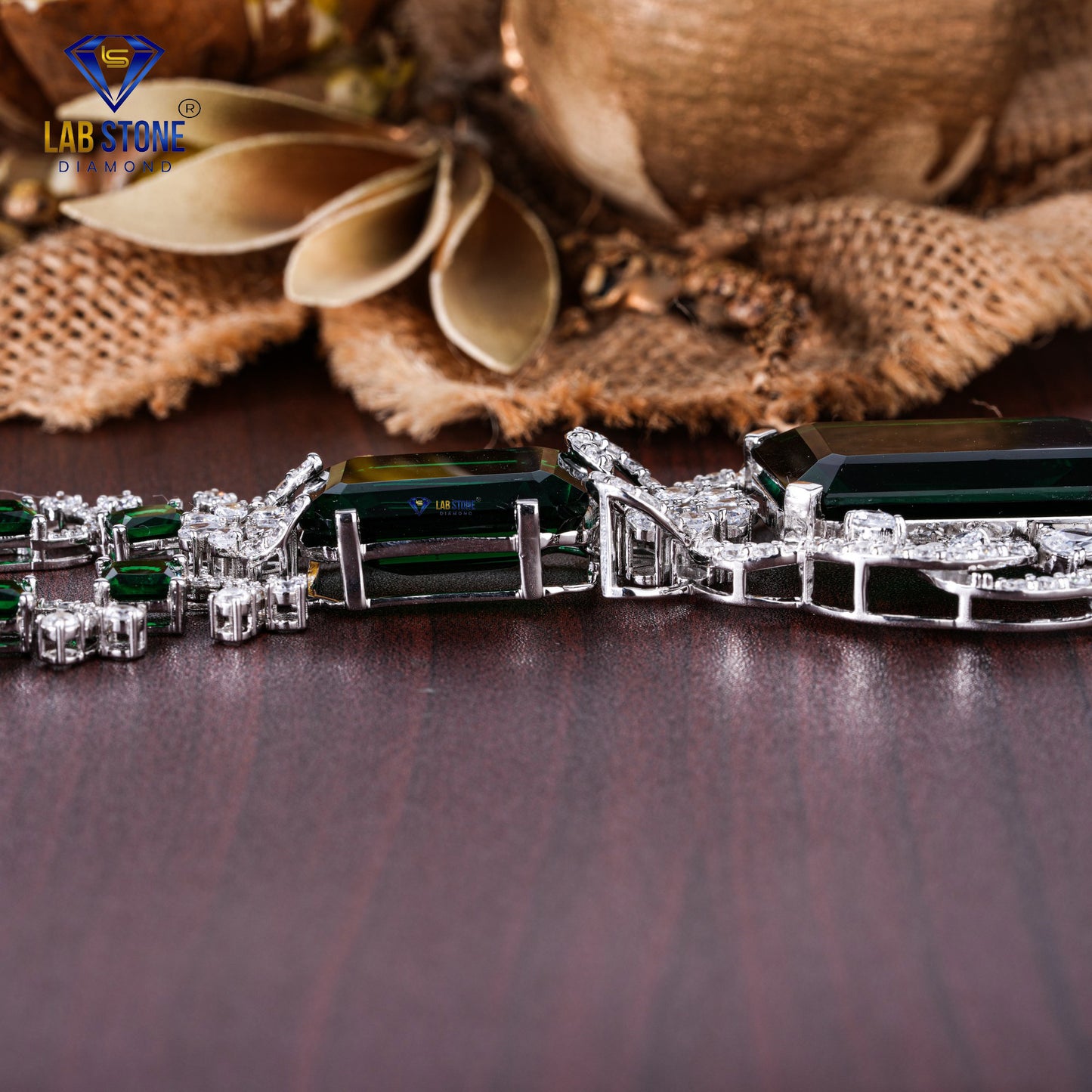 122.06 TDW Pear & Round Cut Diamond, Emerald Gemstone Women’s Charm Necklace