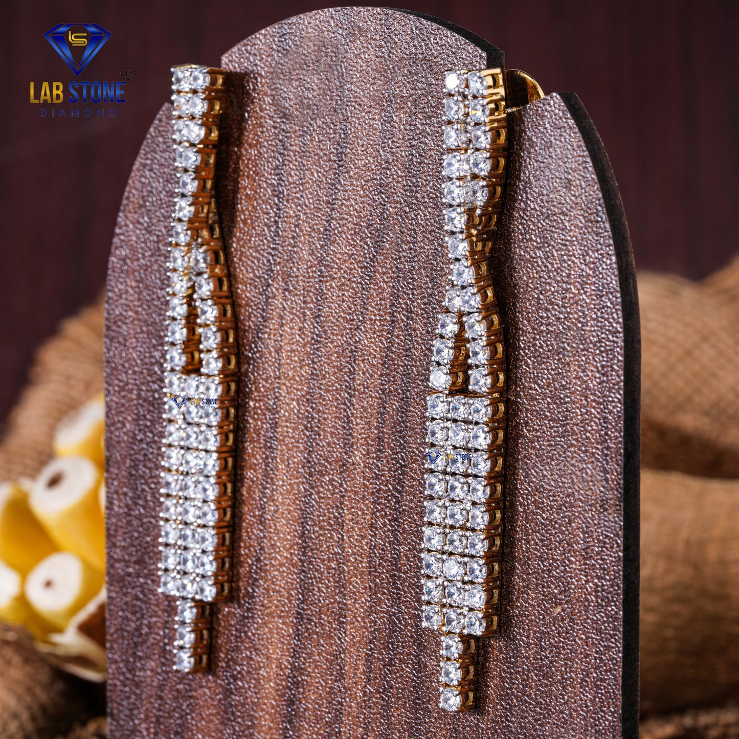 33.162 TDW Round Cut Diamond Women’s Charm Necklace