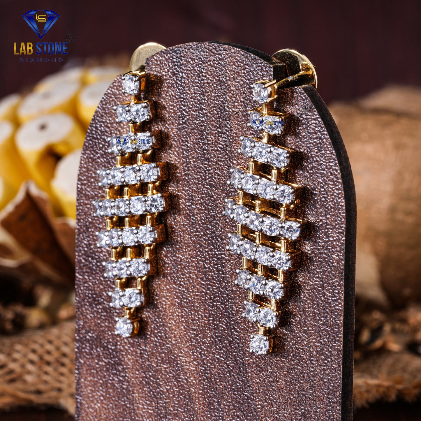 32.89 TDW Round Cut Diamond Women’s Charm Necklace