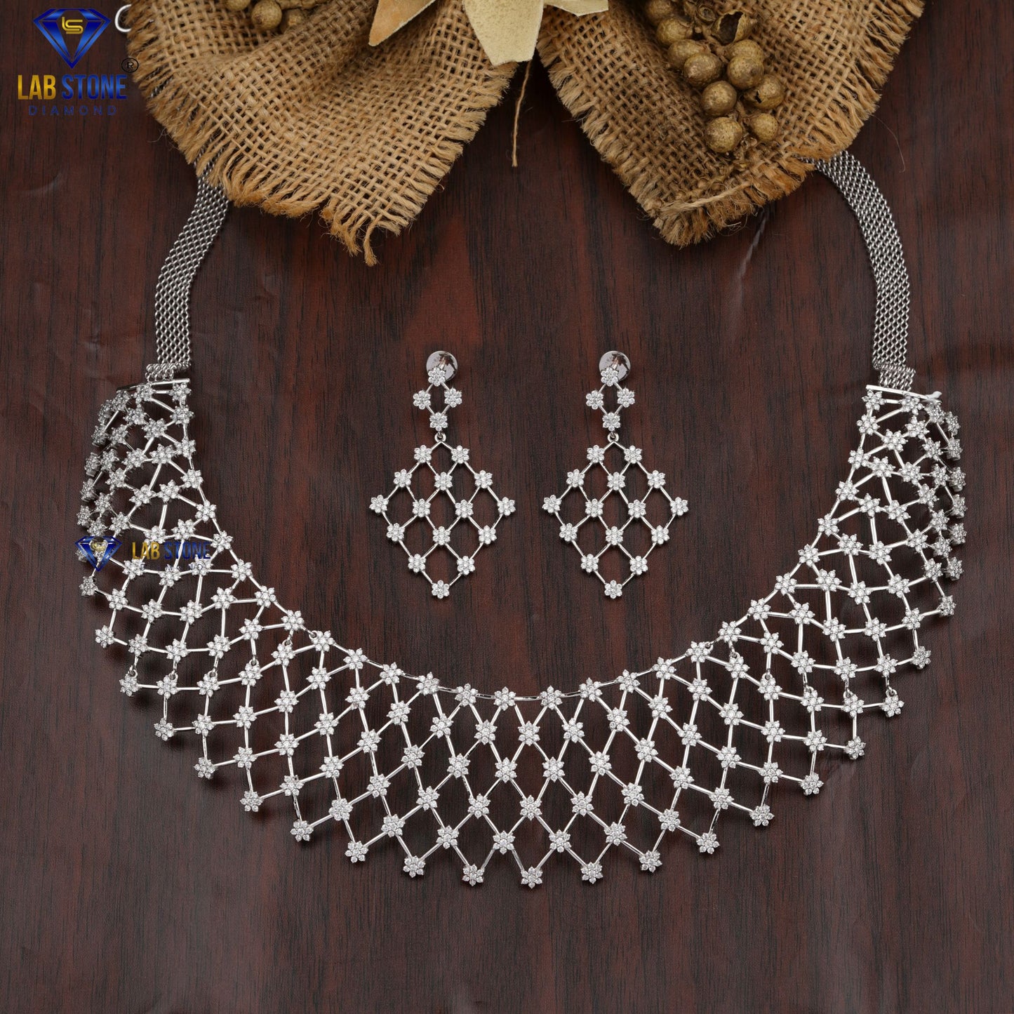 10.55 TDW Round Cut Diamond Choker Necklace