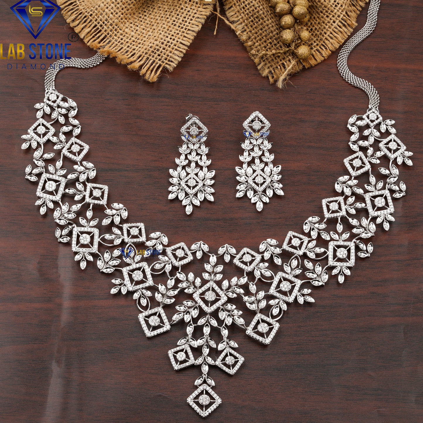 10.39 TDW Round Cut Diamond Choker Necklace