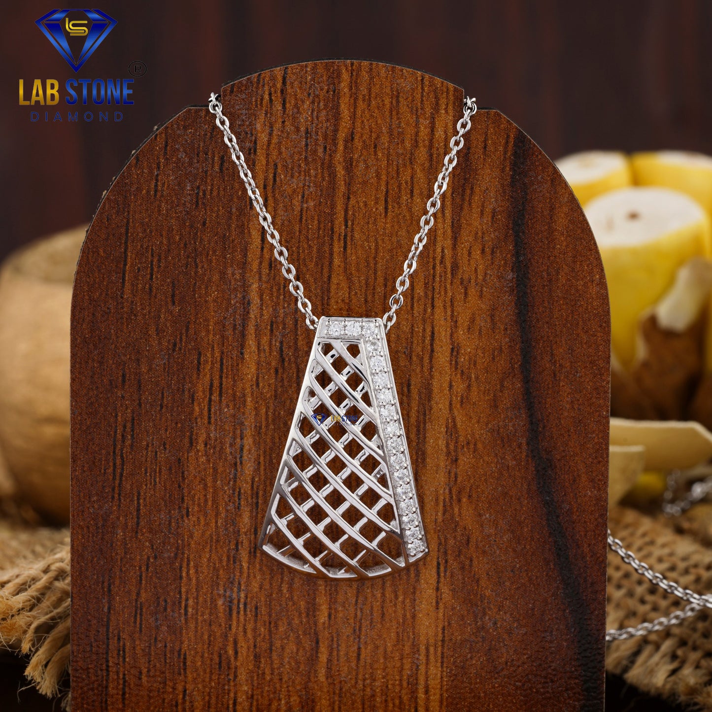 0.204 TDW Round Cut Diamond Custom Pendant With Chain