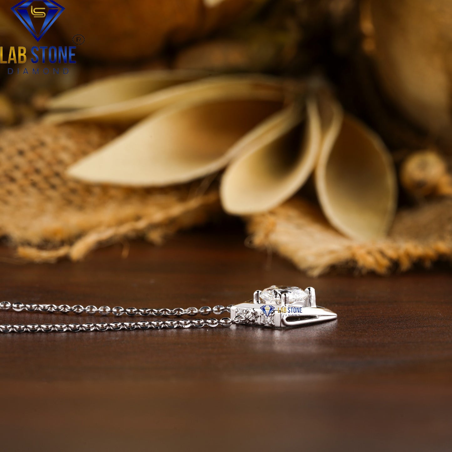 0.72 TDW Round Cut Diamond Pendant with Chain