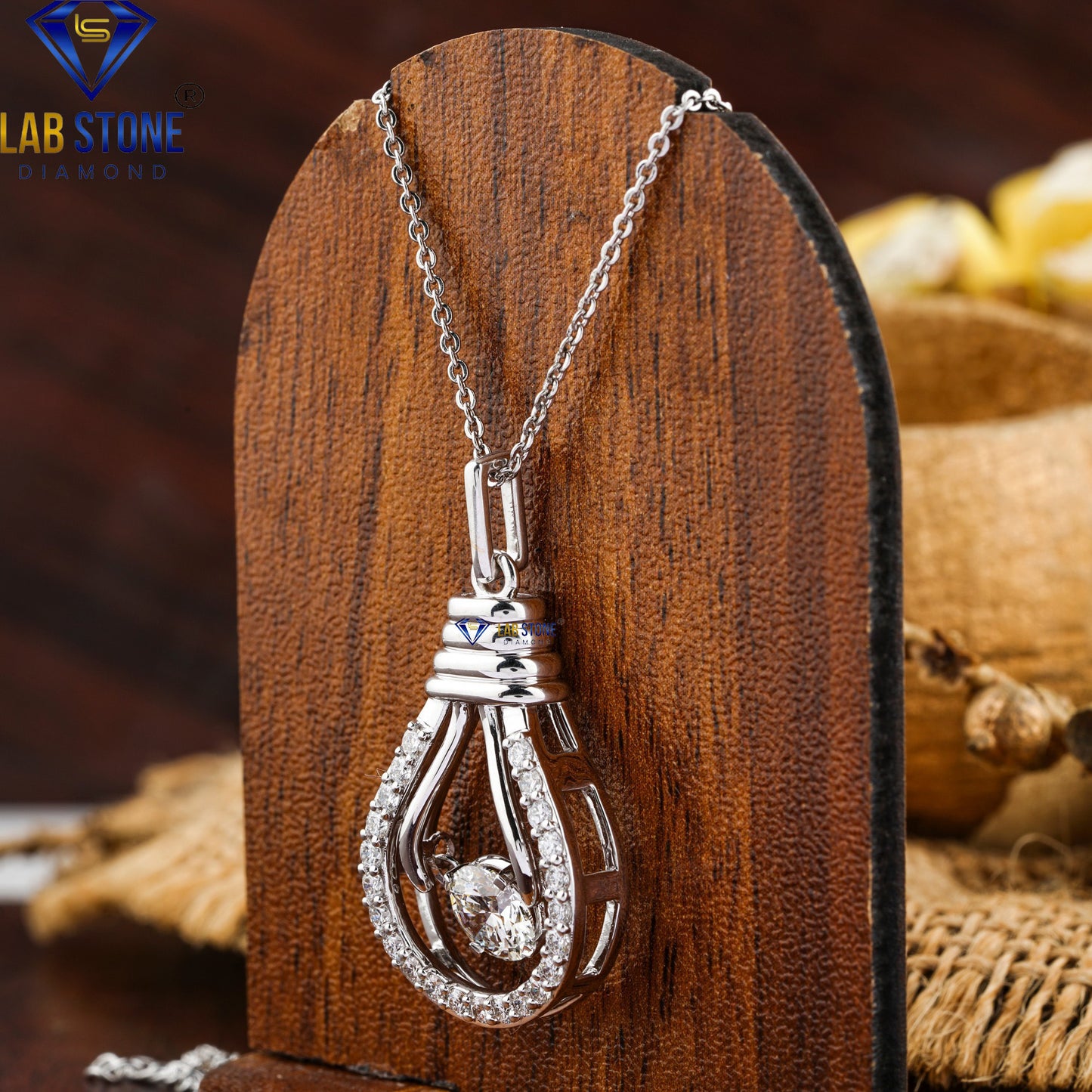 1.46 TDW Round Cut Diamond Pendant with Chain