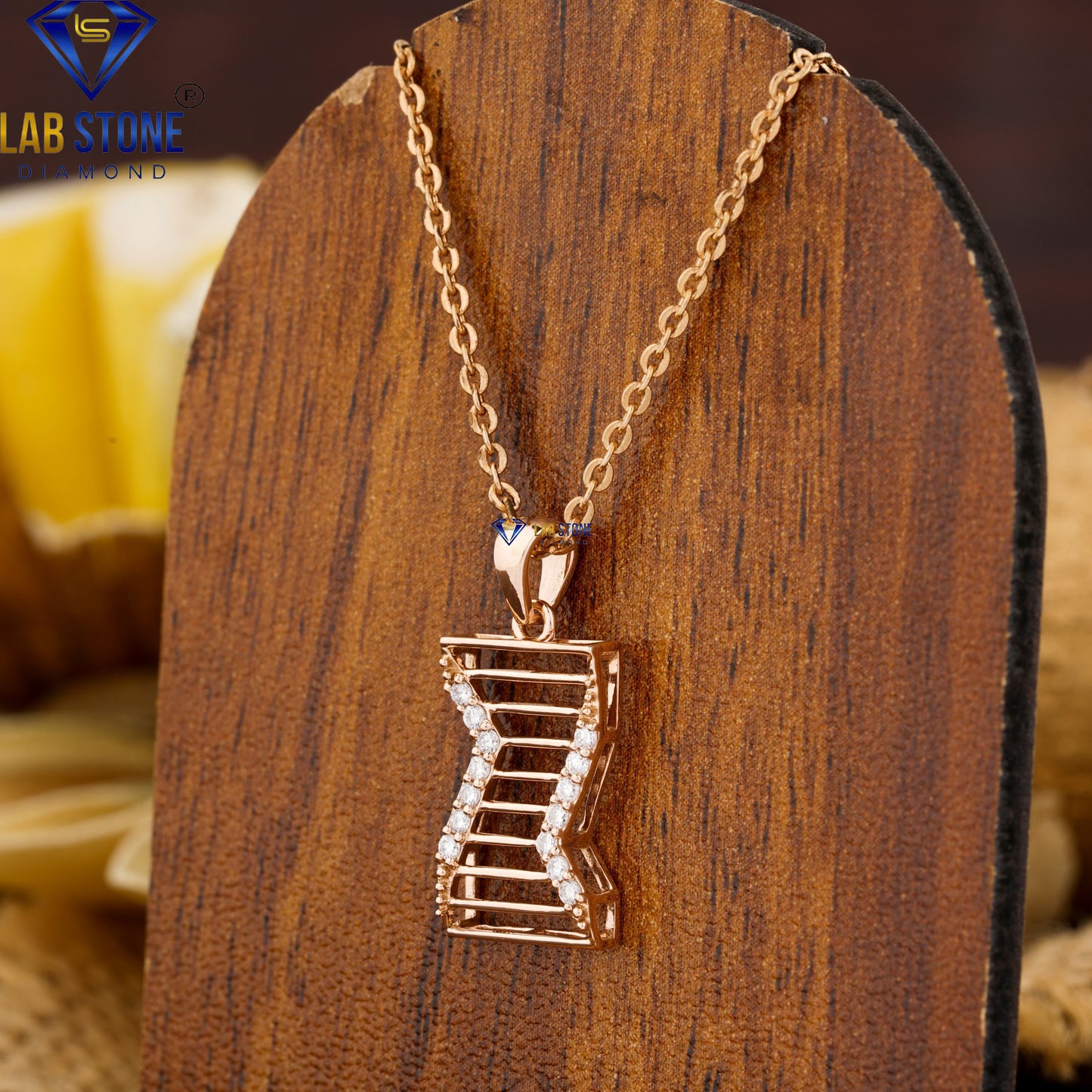 0.10 TDW Round Cut Diamond Pendant with Chain