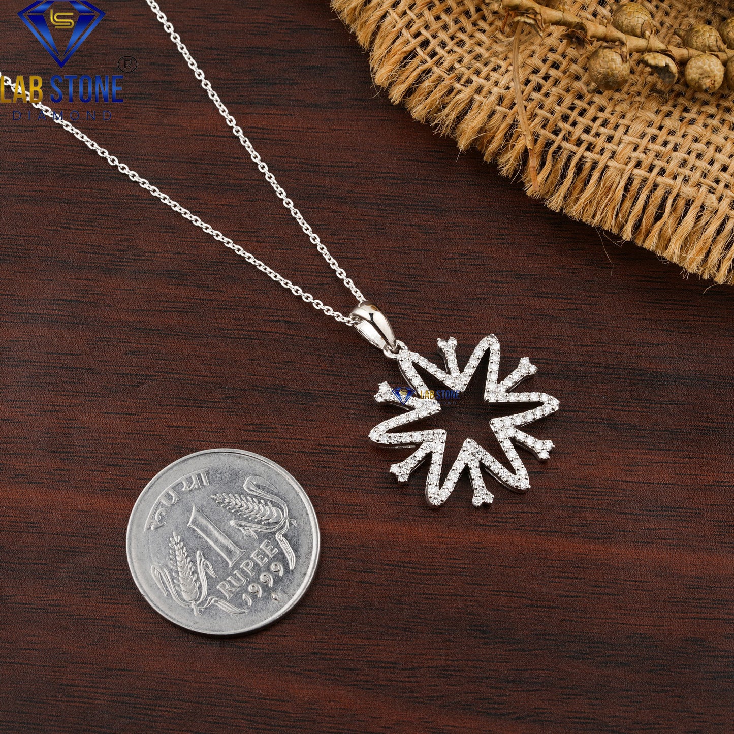 0.70 TDW Round Cut Diamond Pendant with Chain