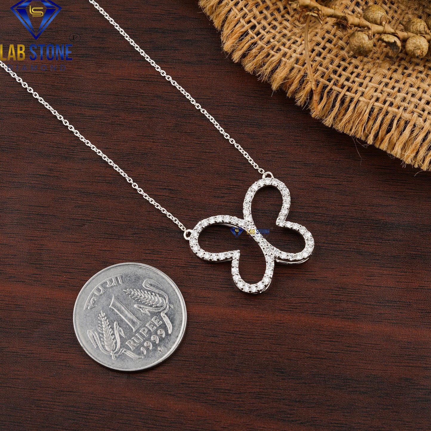 0.801 TDW Round Cut Diamond Pendant with Chain