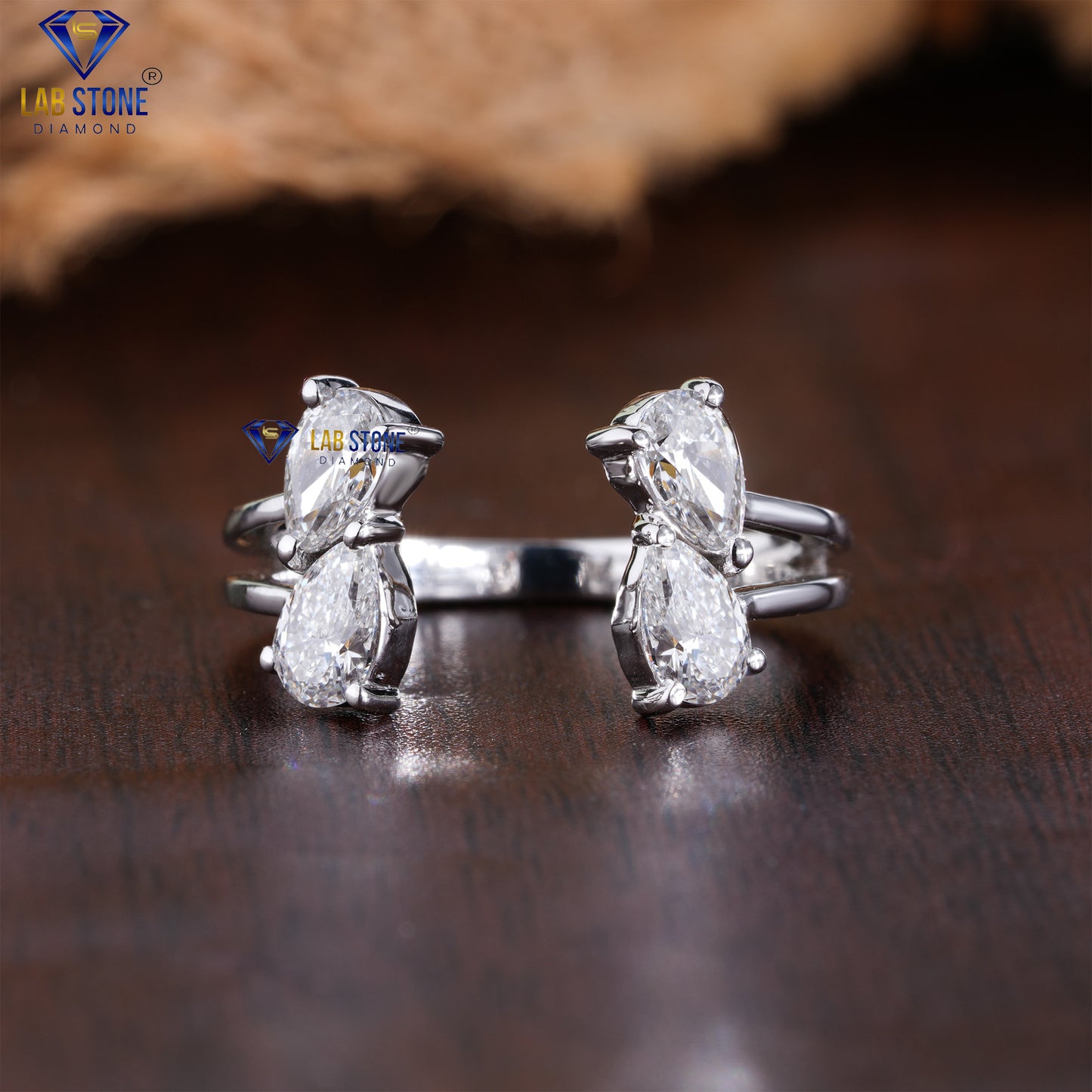 0.80 TDW Pear Cut Women’s Elegant Diamond Engagement Ring