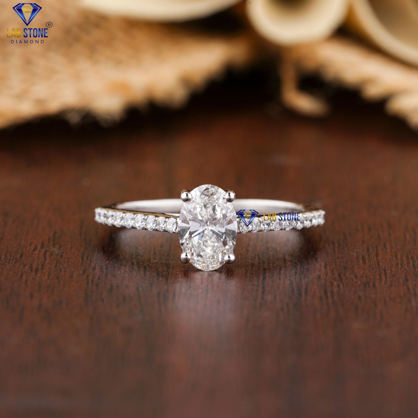 1.28 TDW Oval and Round Cut Women’s Engagement Diamond Ring