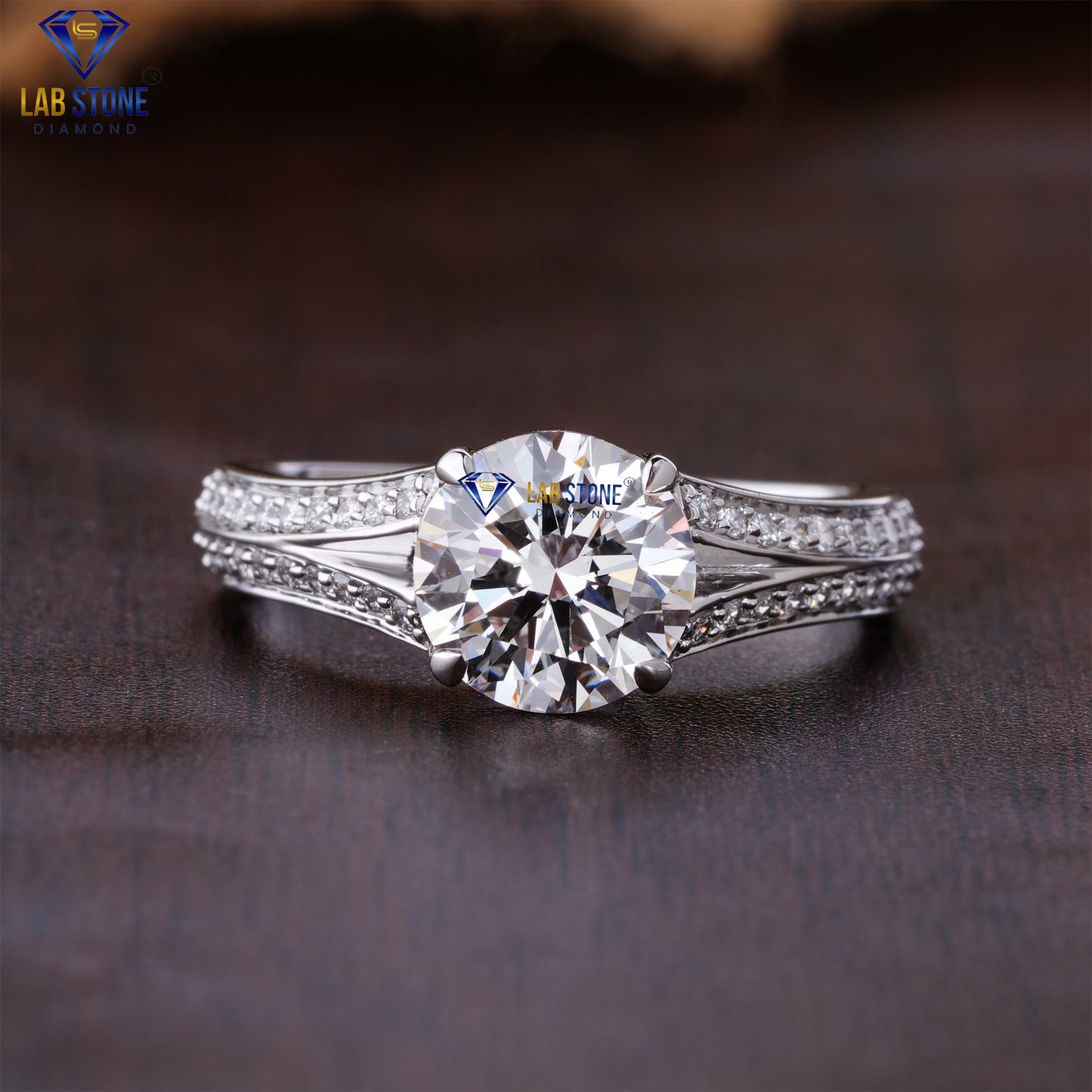 1.70 TDW Round Cut Women’s Engagement Diamond Ring