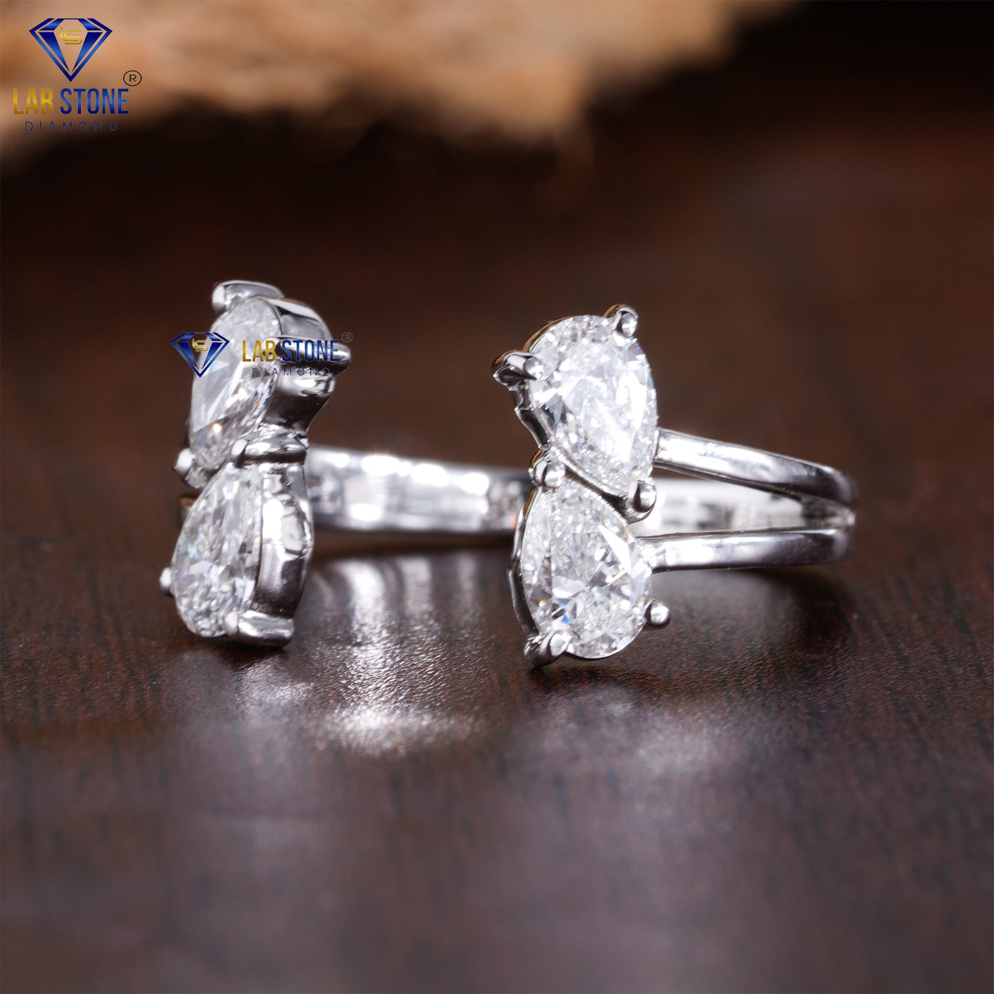 0.80 TDW Pear Cut Women’s Elegant Diamond Engagement Ring