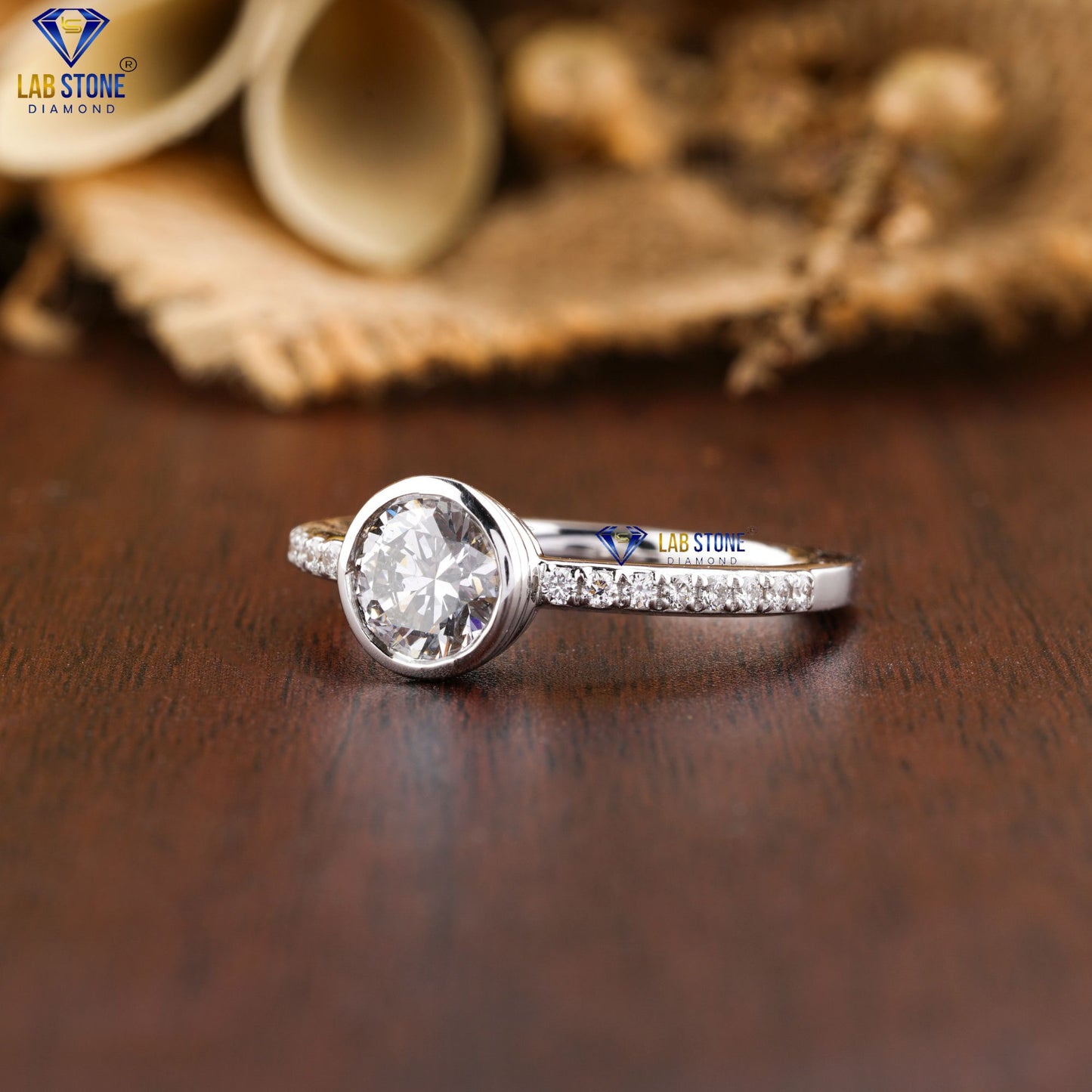 1.17 TDW Round Cut Women’s Engagement Diamond Ring