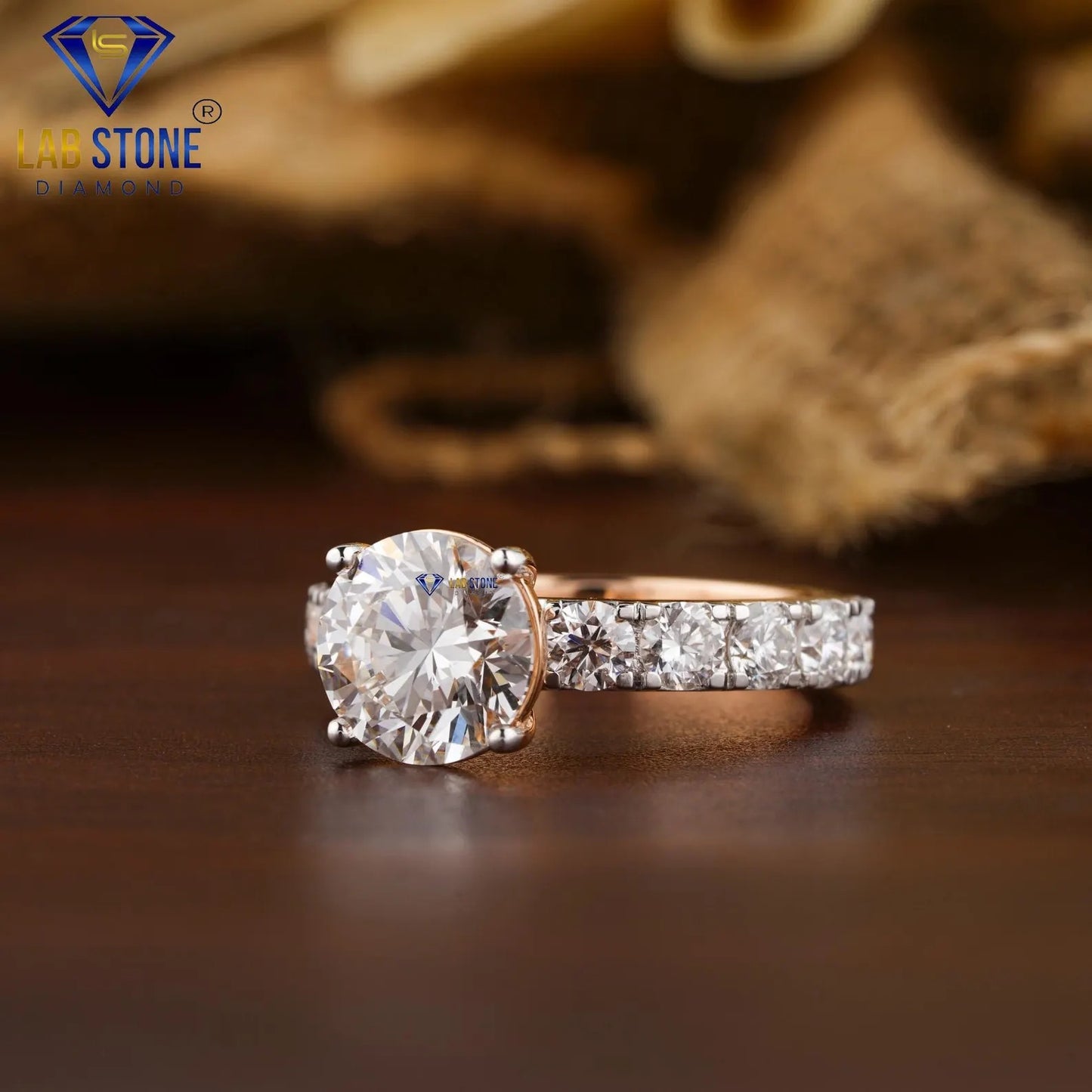 3.20 TDW Round Cut Women’s Engagement Diamond Ring