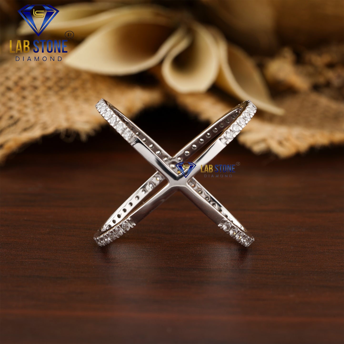 1.07 TDW Round Cut Women’s Engagement Diamond Ring
