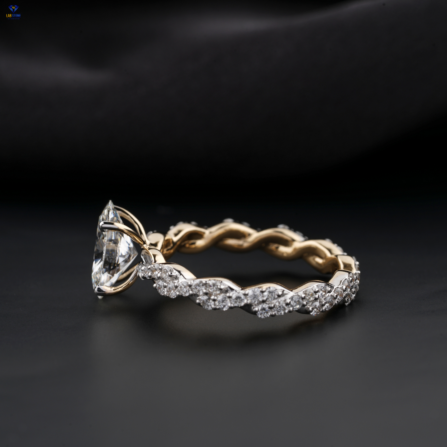 2.05 TDW Oval & Round Cut Women’s Engagement Diamond Ring