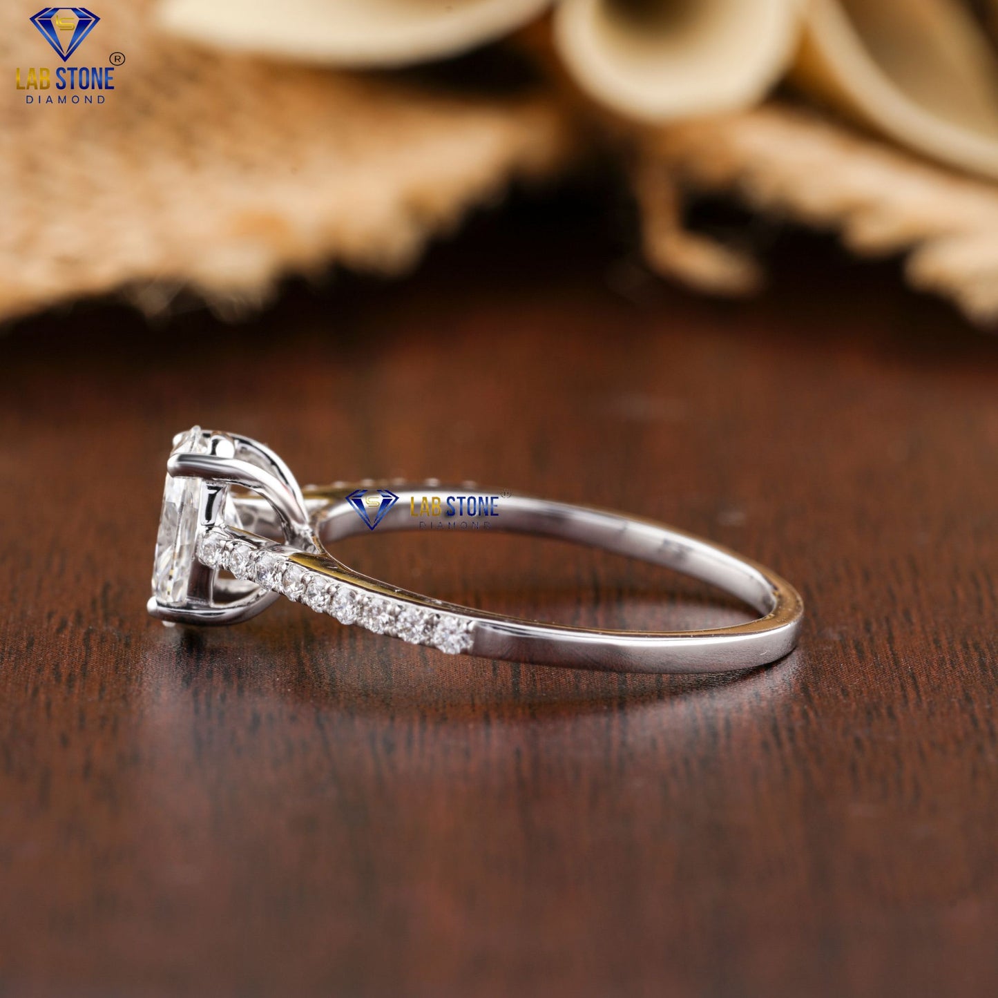 1.28 TDW Oval and Round Cut Women’s Engagement Diamond Ring