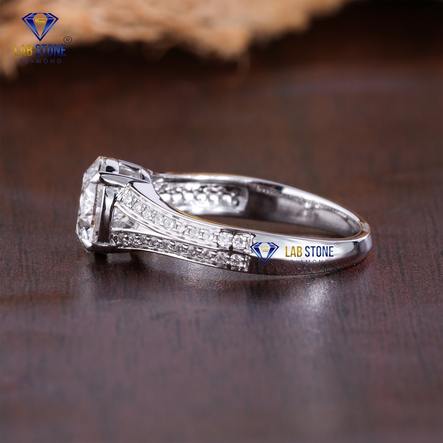 1.70 TDW Round Cut Women’s Engagement Diamond Ring