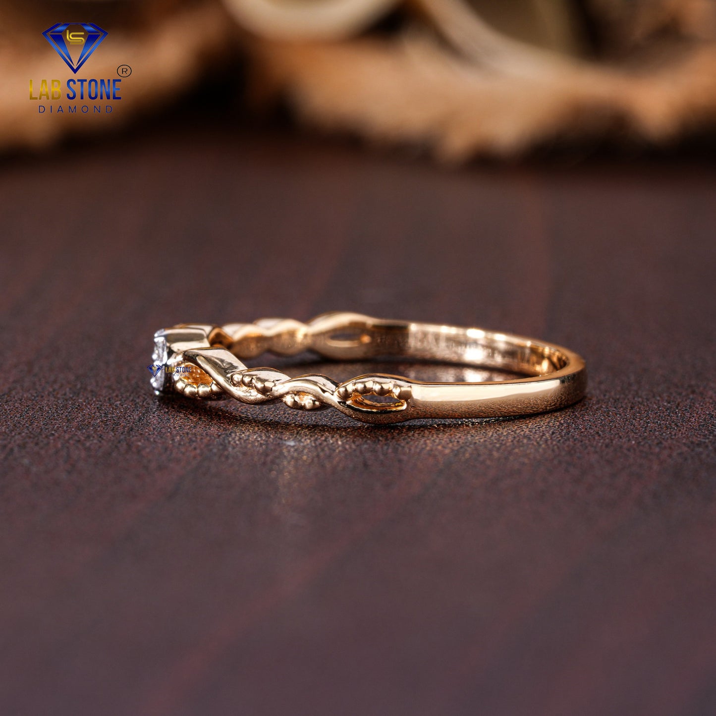 0.045 TDW Round Cut Diamond Women's Band