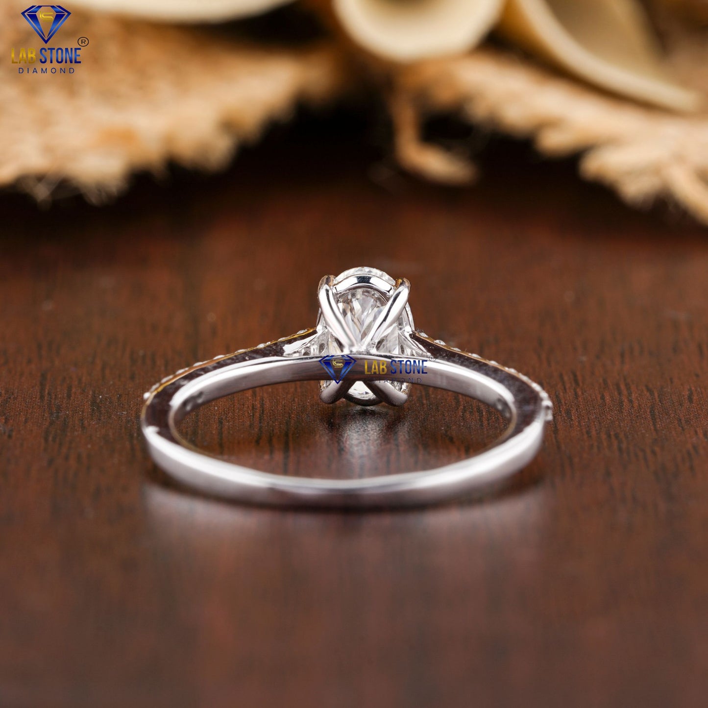 1.28 TDW Oval and Round Cut Women’s Engagement Diamond Ring