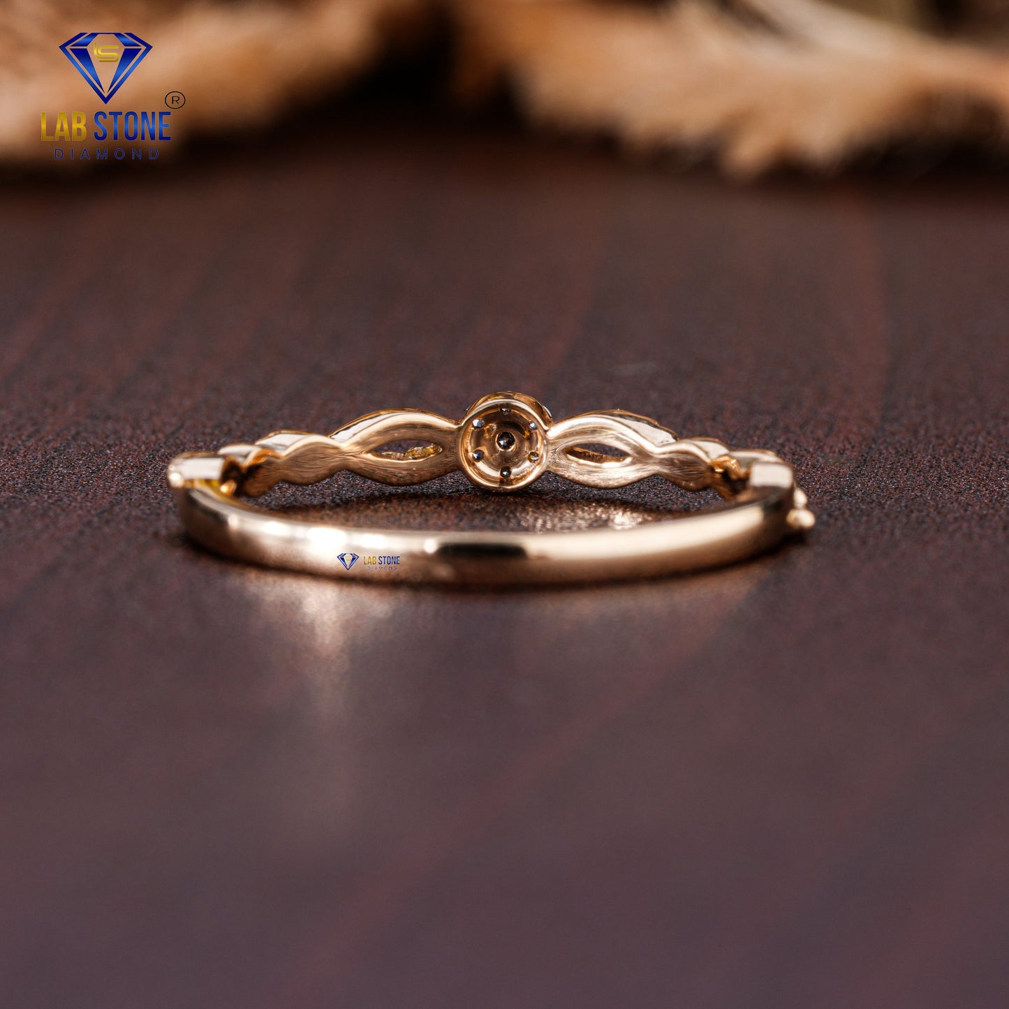 0.045 TDW Round Cut Diamond Women's Band