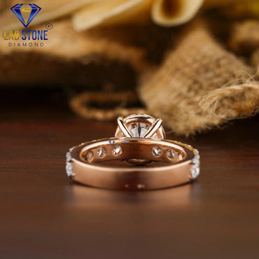 3.20 TDW Round Cut Women’s Engagement Diamond Ring