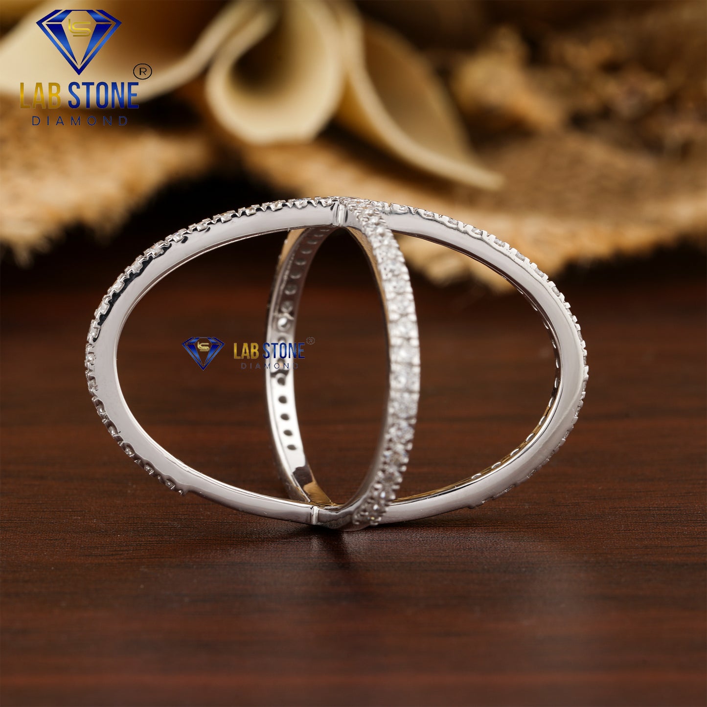 1.07 TDW Round Cut Women’s Engagement Diamond Ring