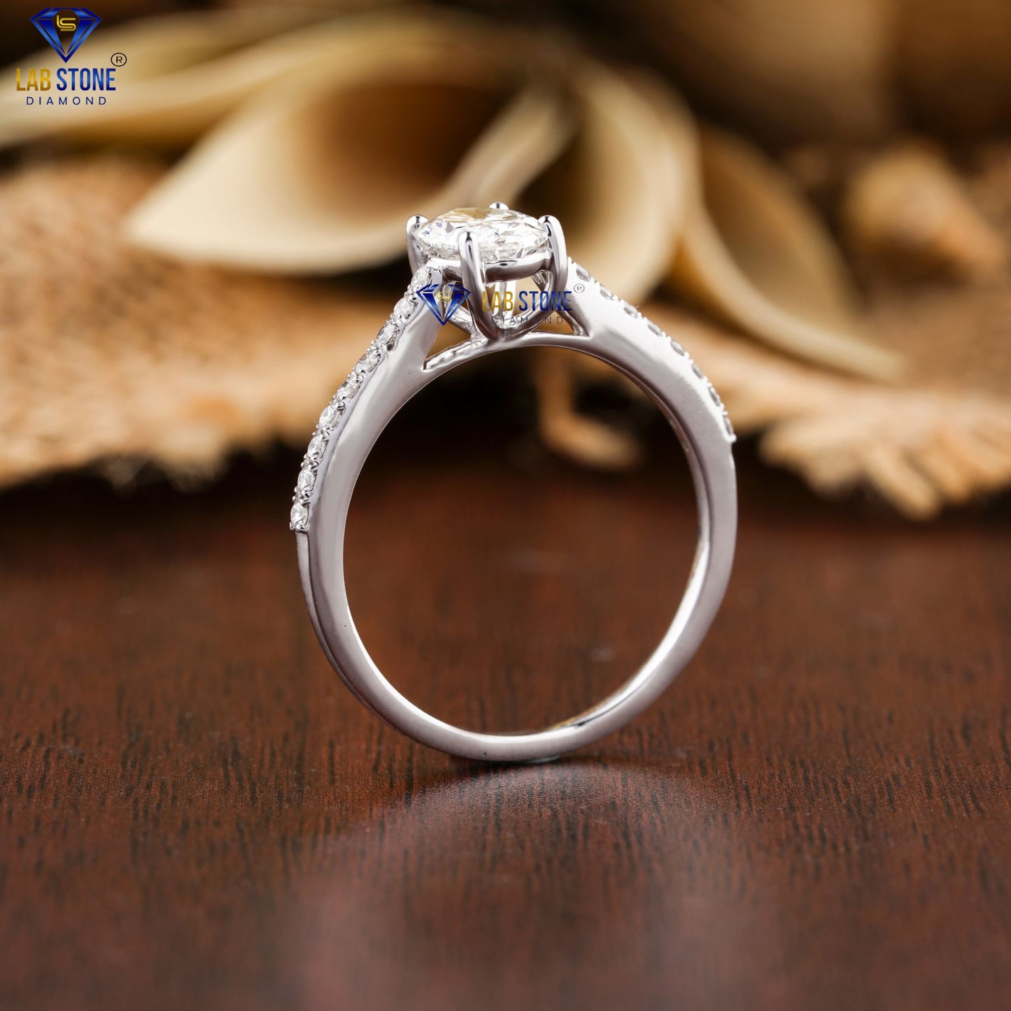 1.28 TDW Oval and Round Cut Women’s Engagement Diamond Ring