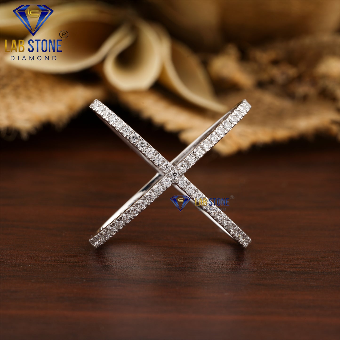 1.07 TDW Round Cut Women’s Engagement Diamond Ring