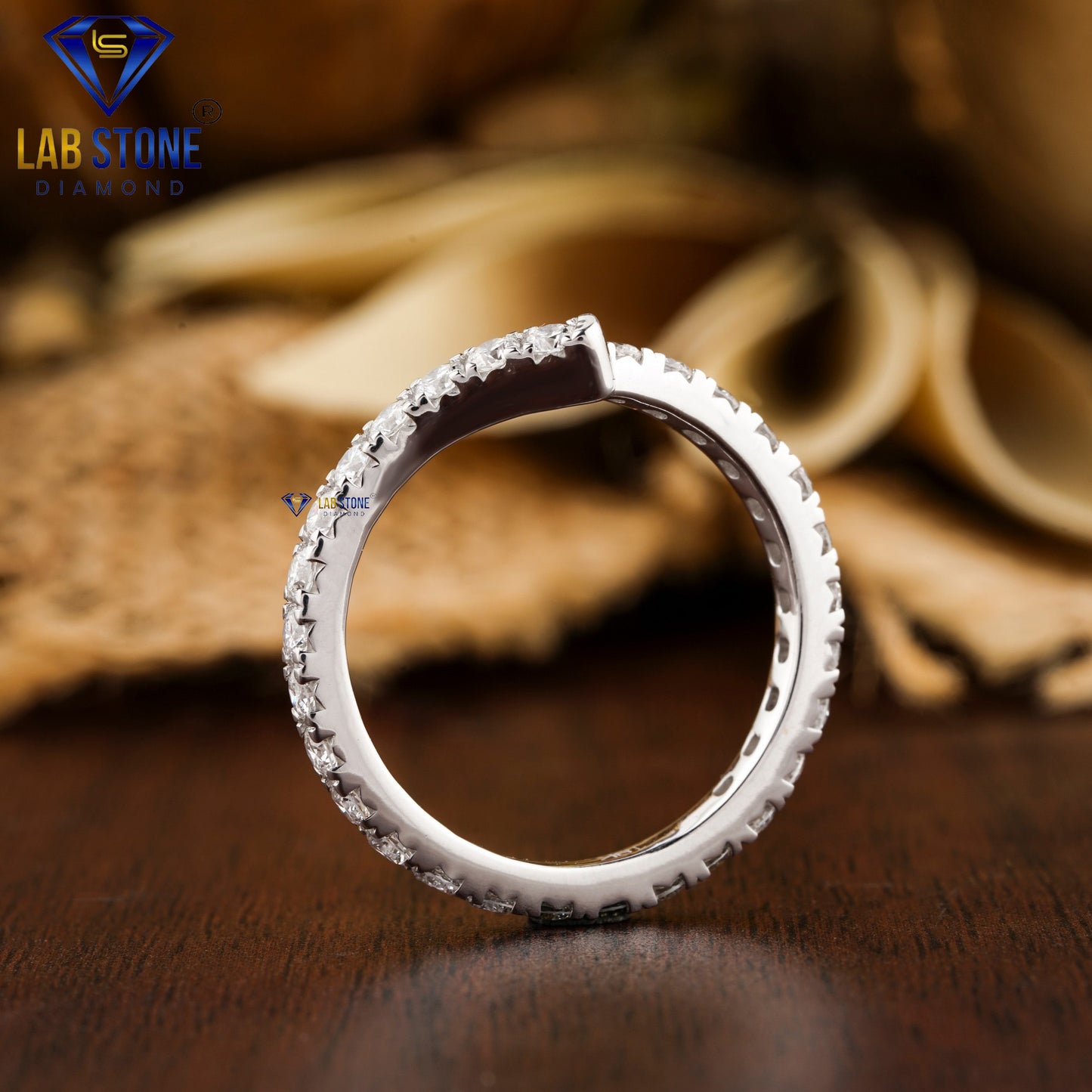 1.23 TDW Round Cut Women’s Diamond Band Ring