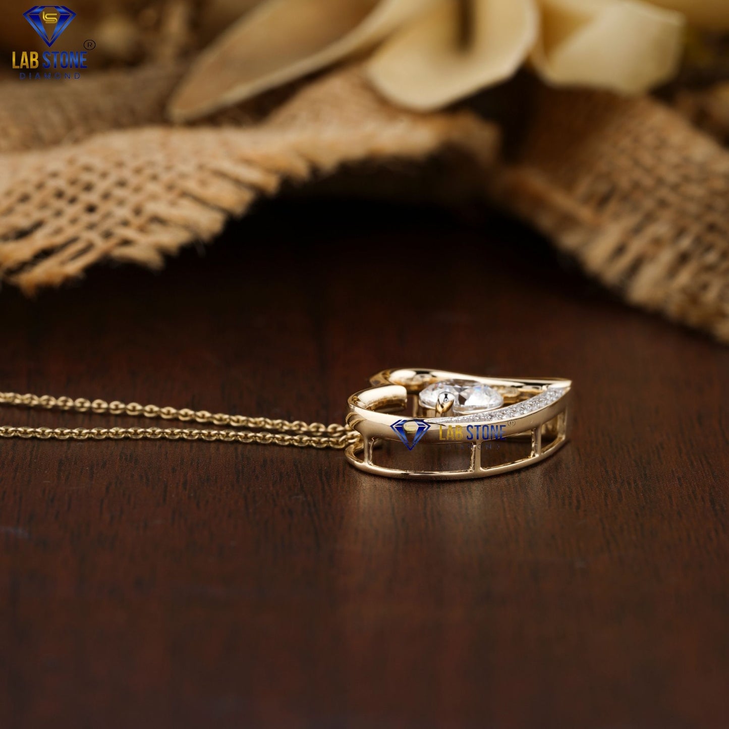 1.08 TDW Round Cut Diamond Heart Pendant with Chain