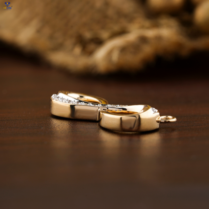 0.076 TDW Round Cut Diamond Custom Pendant