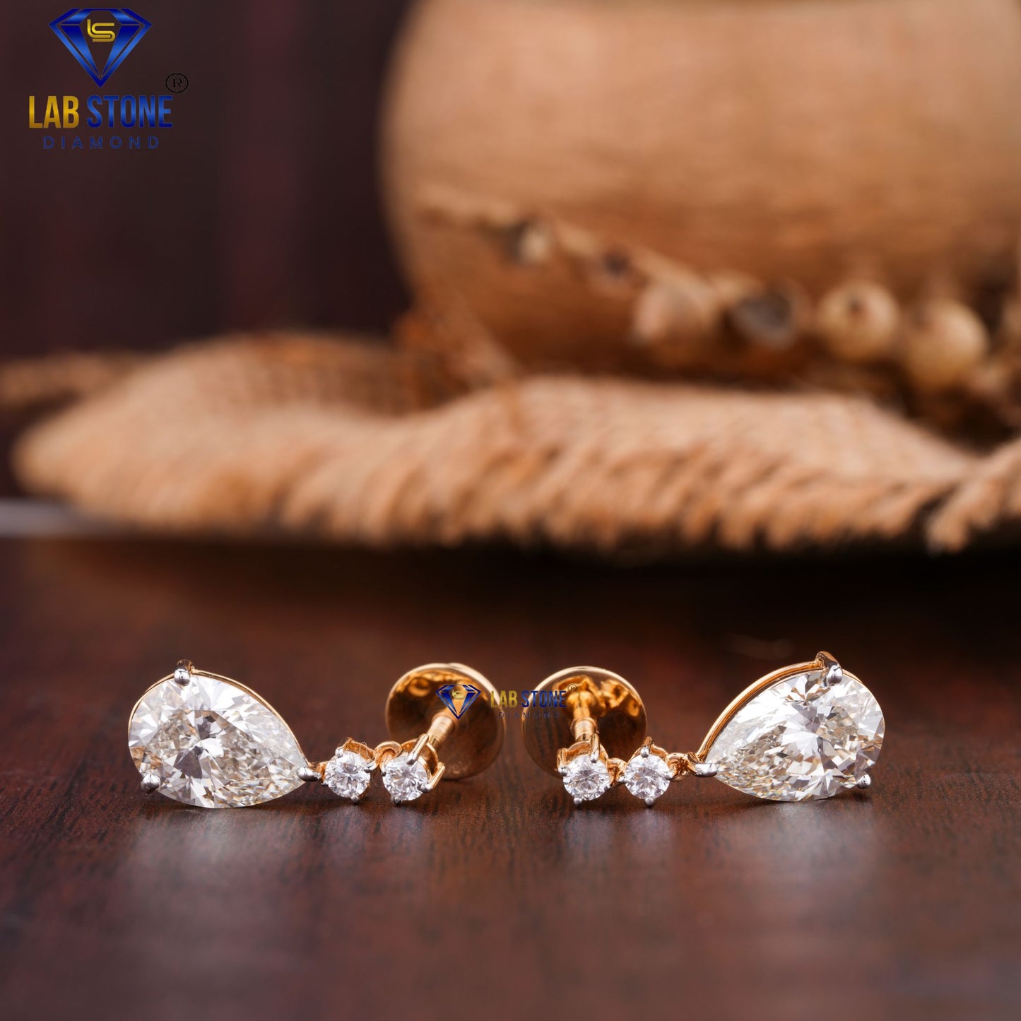 6.49 TDW Pear & Round Cut Diamond Pendant & Earring