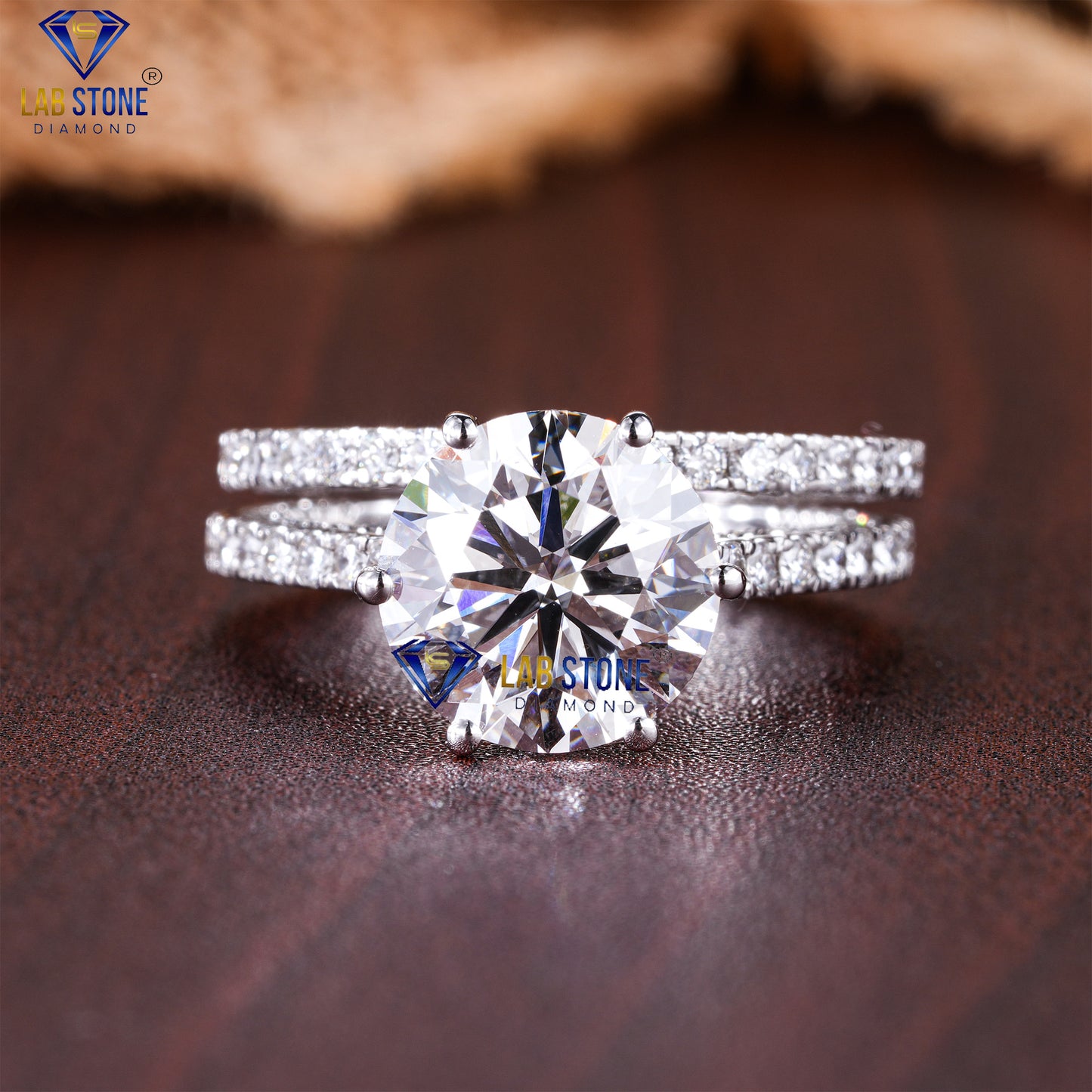 5.578 TDW Round Cut Diamond Women’s Ring with Band