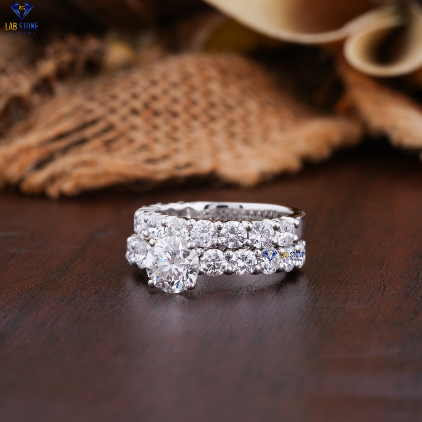 2.96 TDW Round Cut Diamond Ring with Band