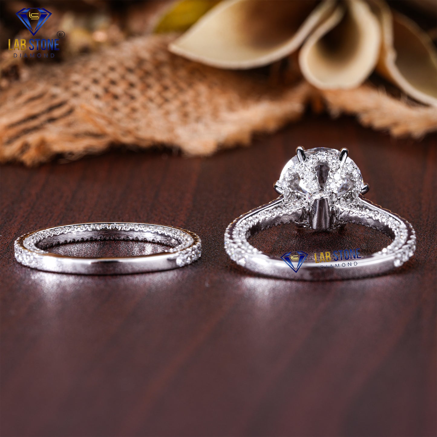 5.578 TDW Round Cut Diamond Women’s Ring with Band