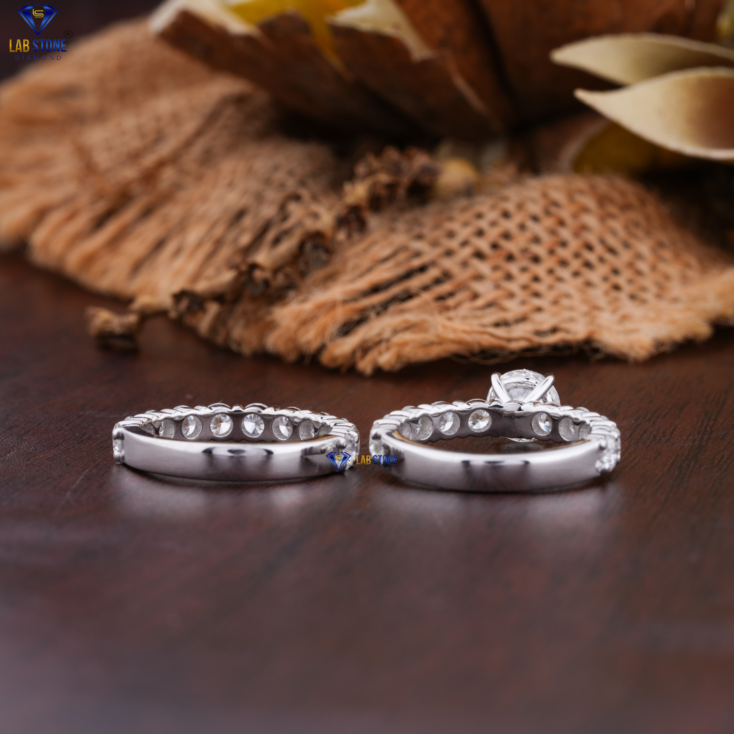 2.96 TDW Round Cut Diamond Ring with Band