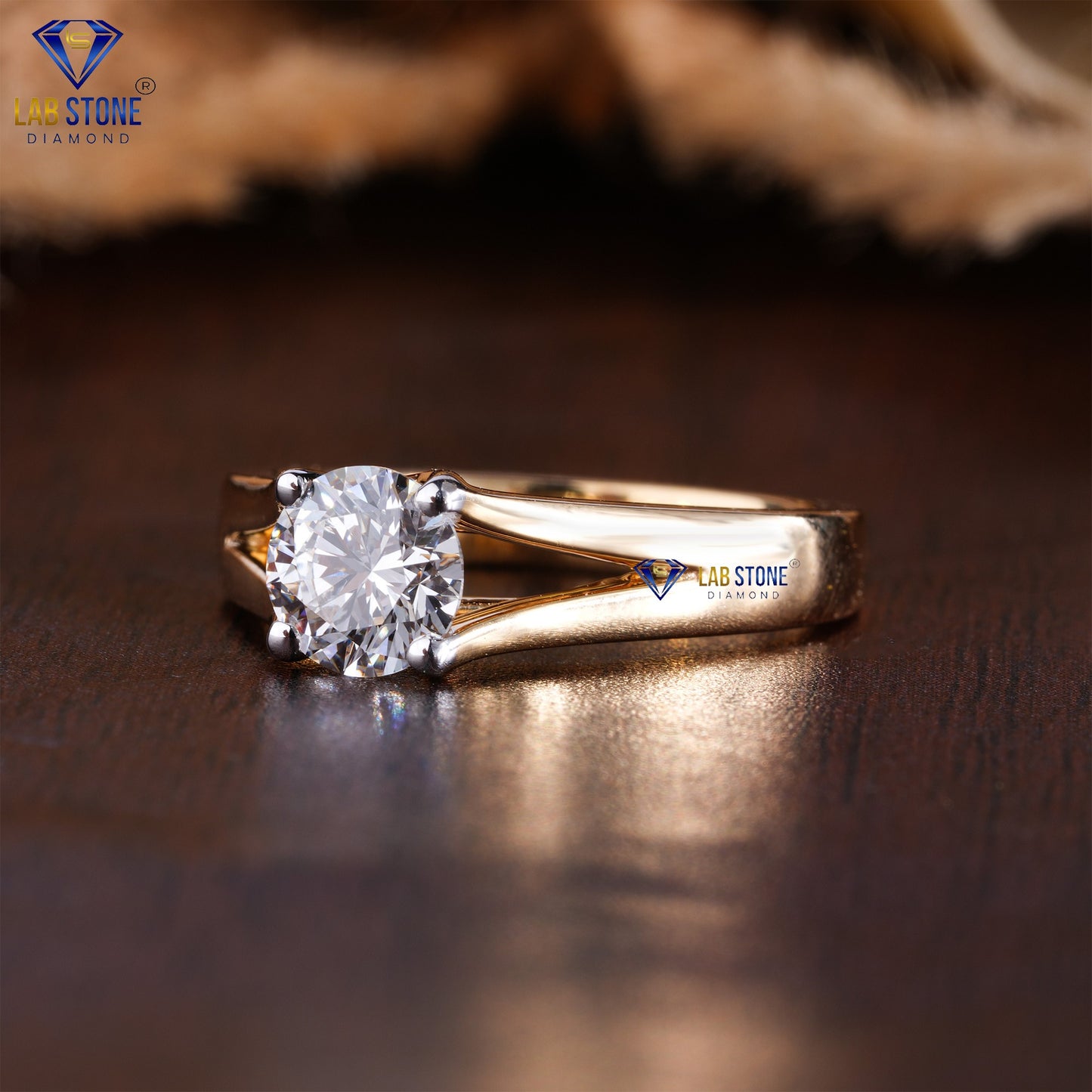 0.80 TDW Round Cut Diamond Women’s Solitaire Ring