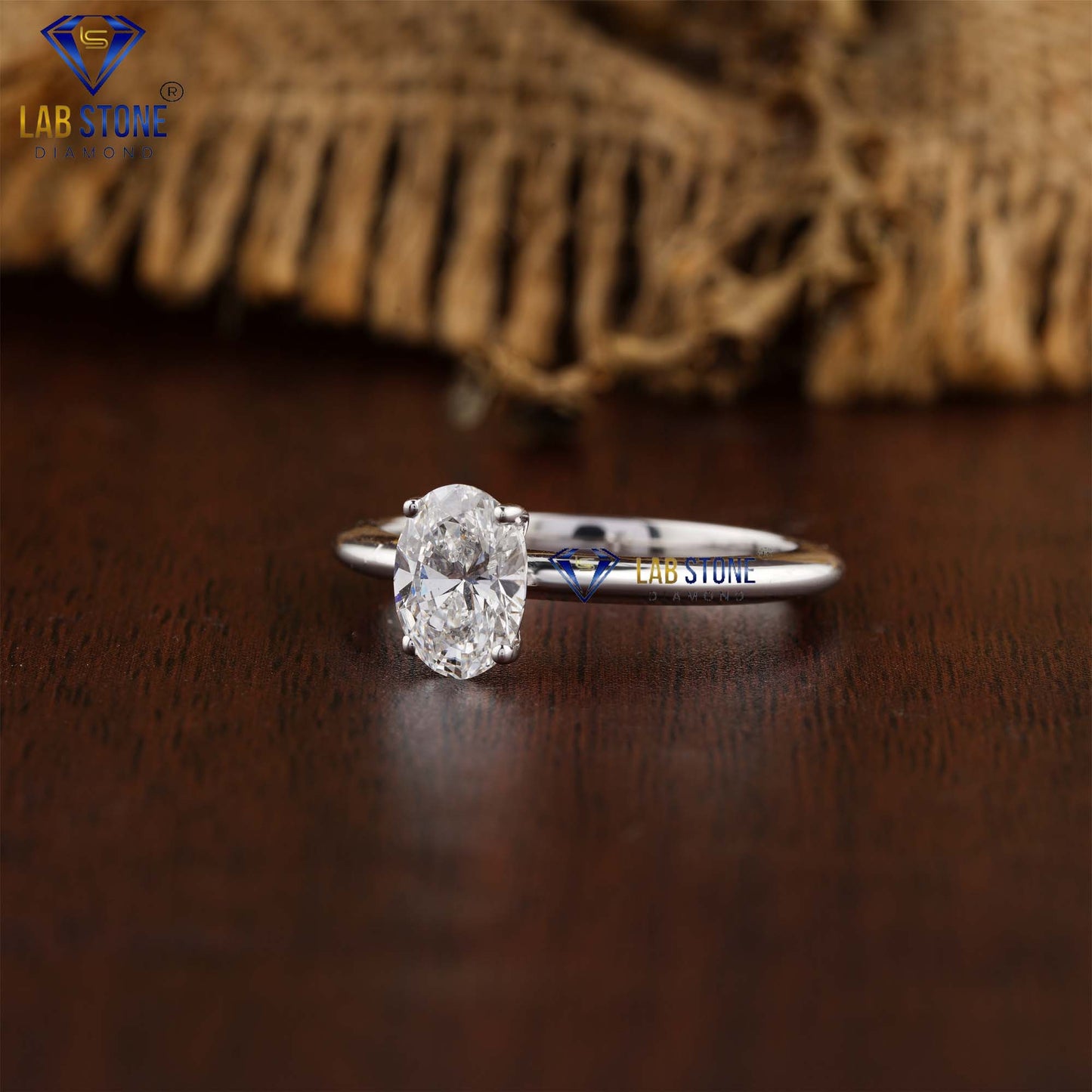 1.00 TDW Oval Cut Women’s Diamond Solitaire Ring