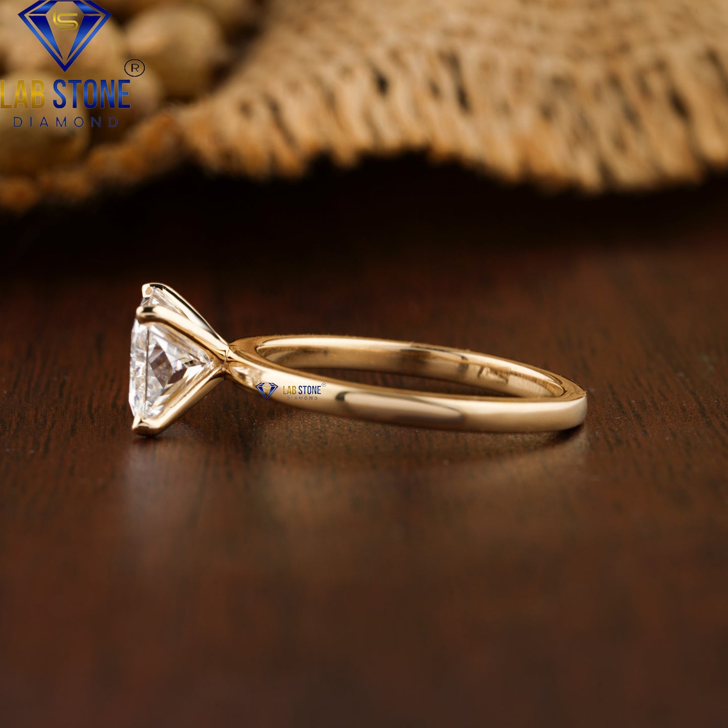 2.50 TDW Radiant Cut Diamond Women's Solitaire Ring