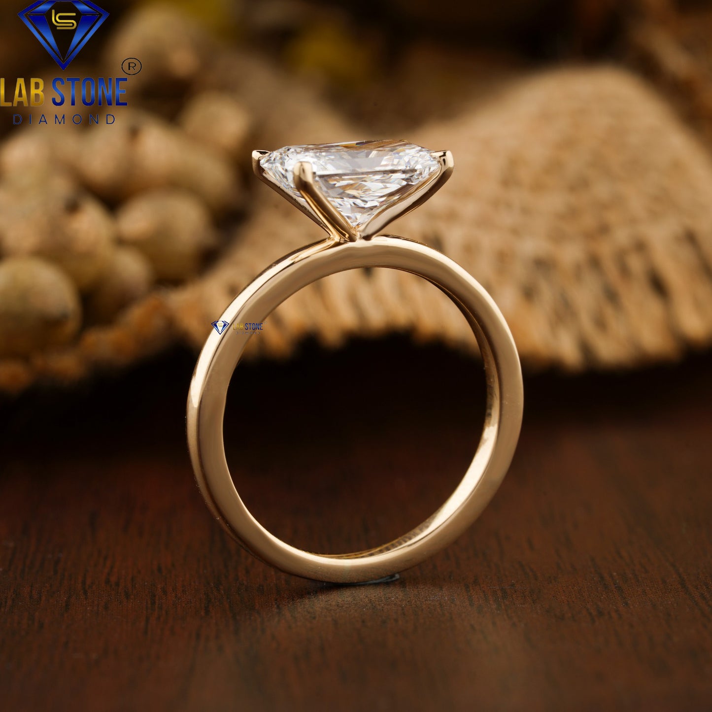 2.50 TDW Radiant Cut Diamond Women's Solitaire Ring