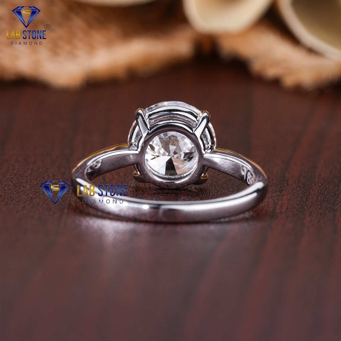 1.35 TDW Round Cut Diamond Women’s Solitaire Ring