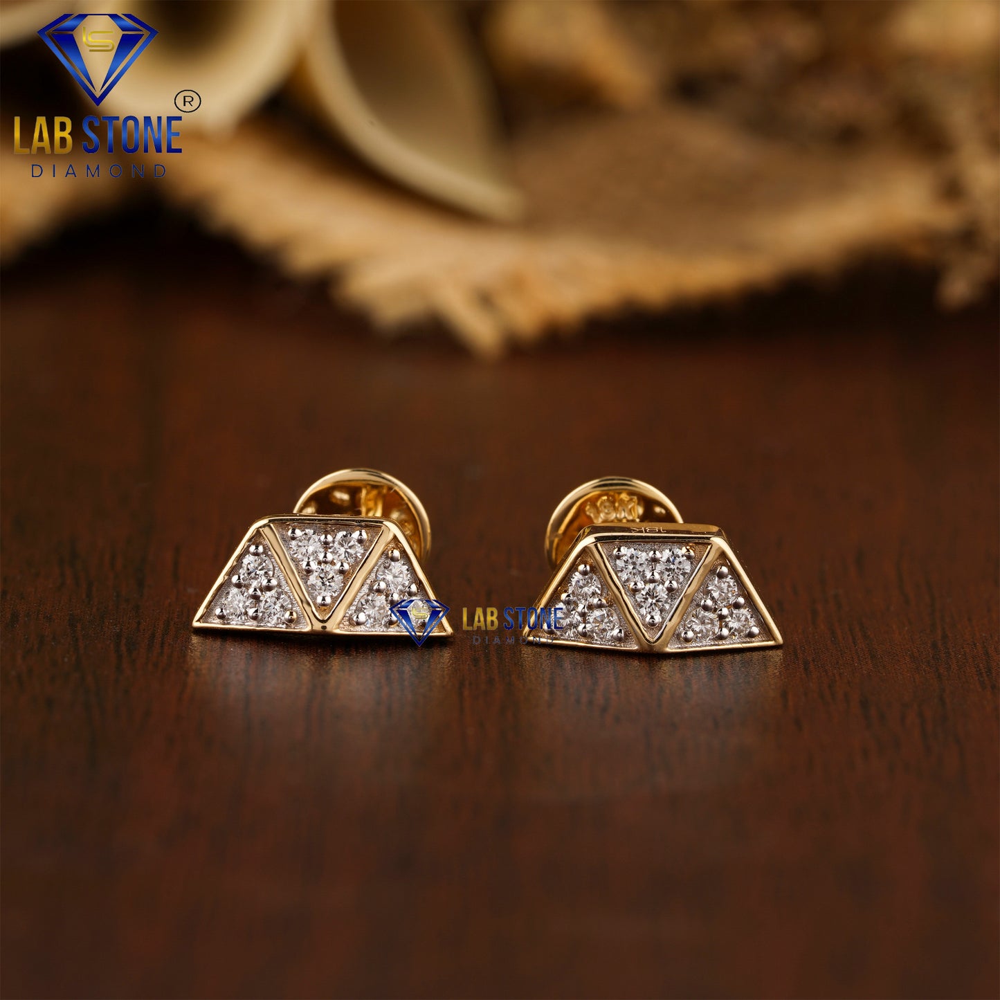 0.21 TDW Round Cut Diamond Stud Earrings