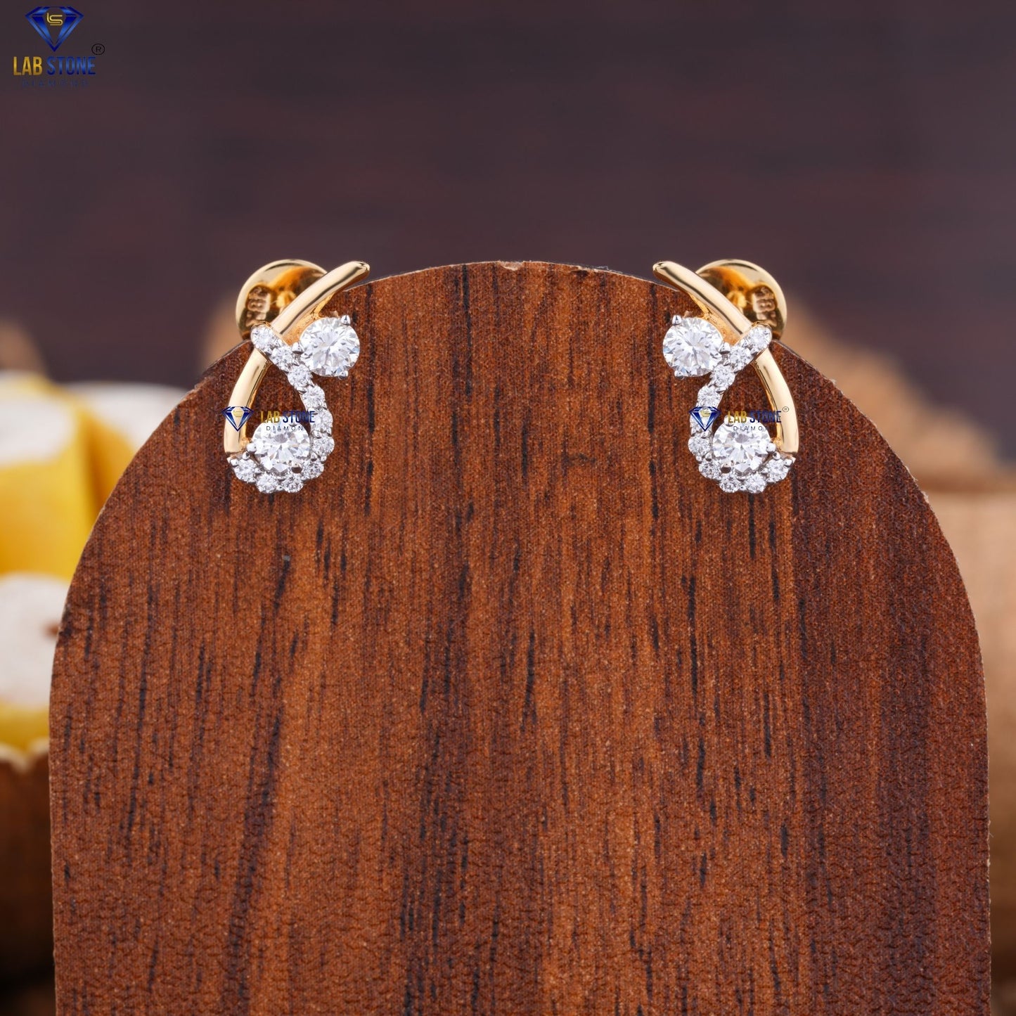 0.58 TDW Round Cut Diamond Stud Earring