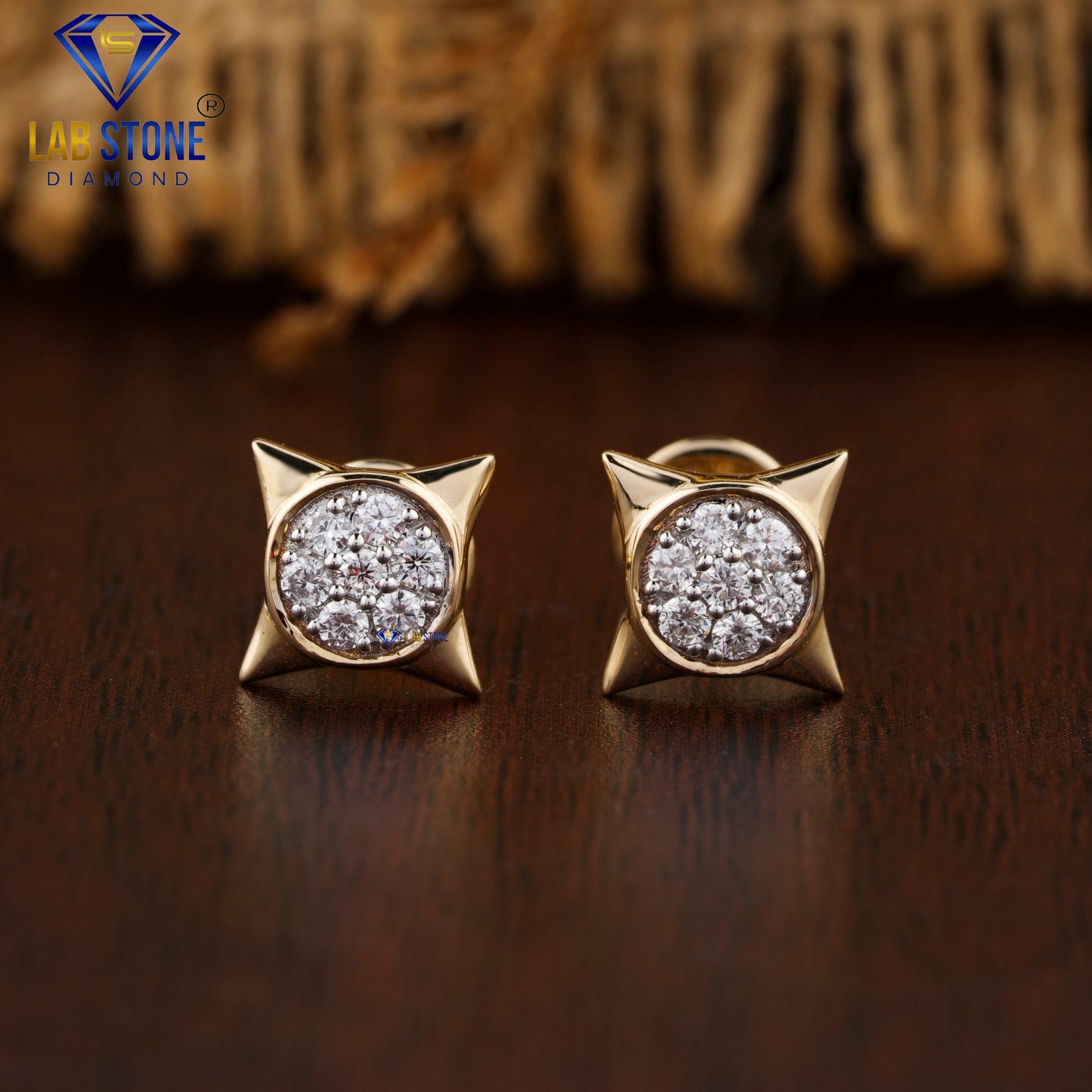 0.196 TDW Round Cut Diamond Stud Earring