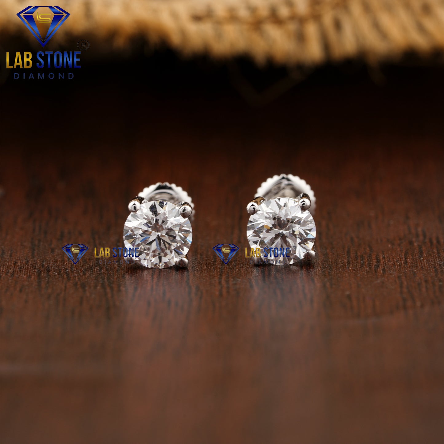 1.07 TDW Round Cut Diamond Stud Earrings