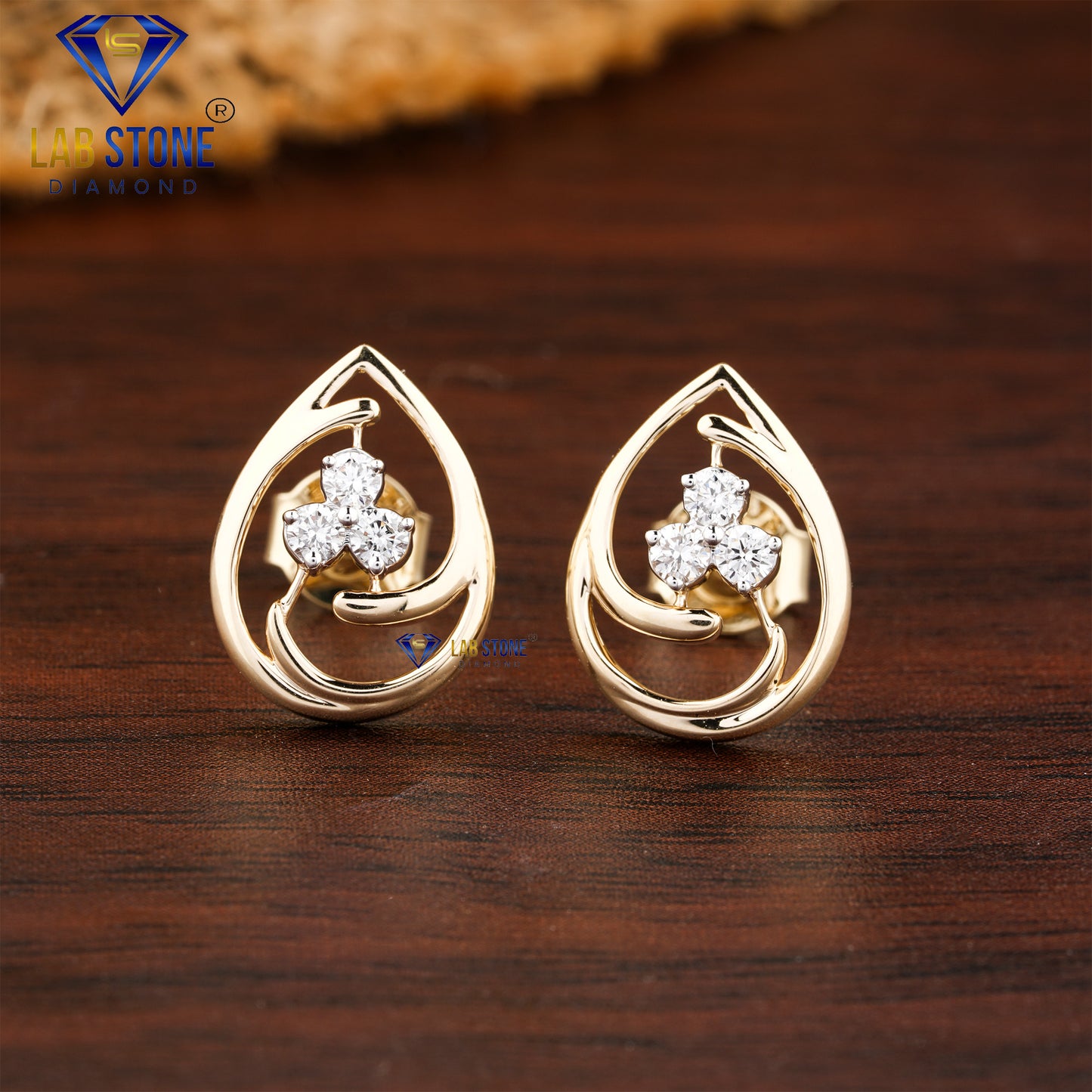 0.21 TDW Round Cut Diamond Stud Earring