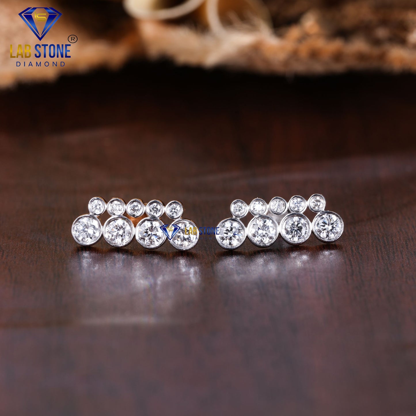 0.94 TDW Round Cut Diamond piercing